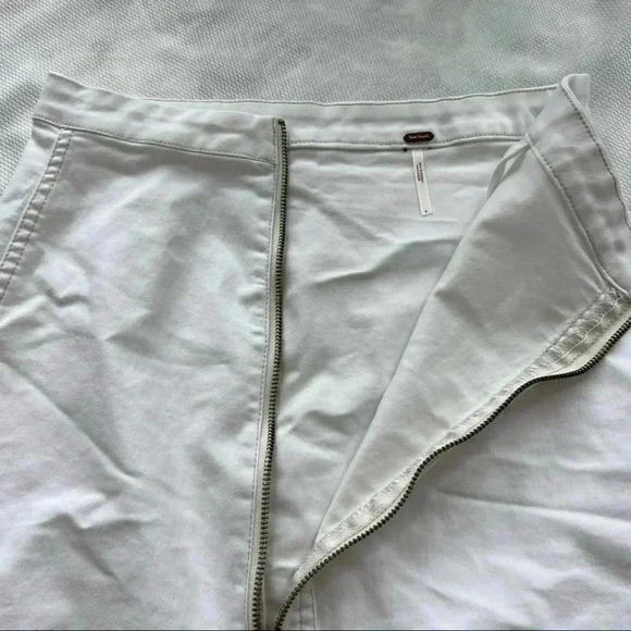 Free People White Denim Skirt  Size 6 - Picture 5 of 7
